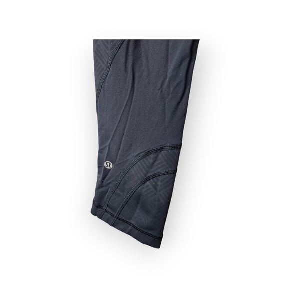 Lululemon Pace Rival Crop Leggings in Black Geometric Print - Picture 5 of 7